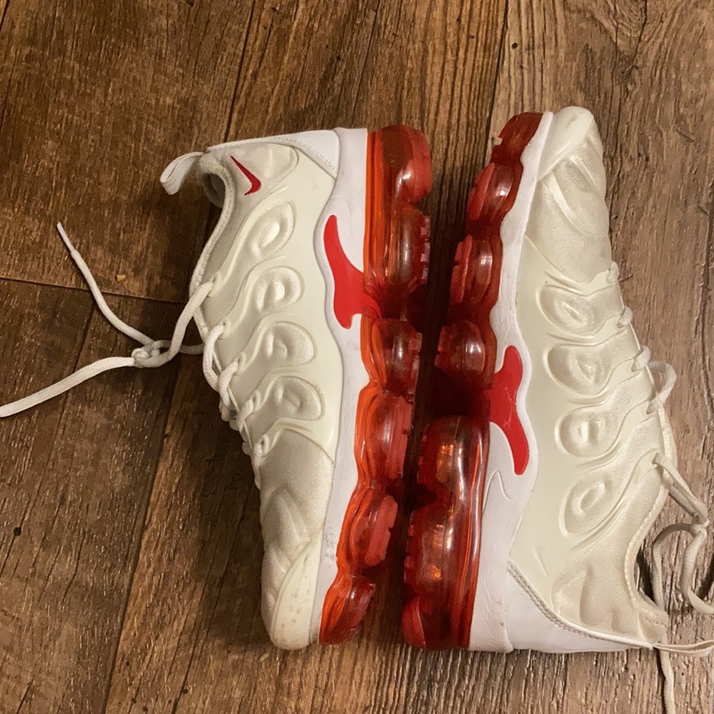 Air Max - Picture 2 of 4